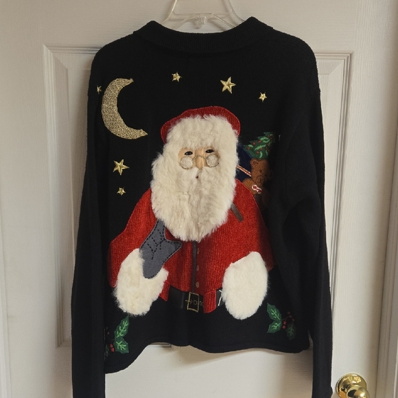 Designers Originals Sweaters - Vintage Cozy Black Santa Zip Front Sweater